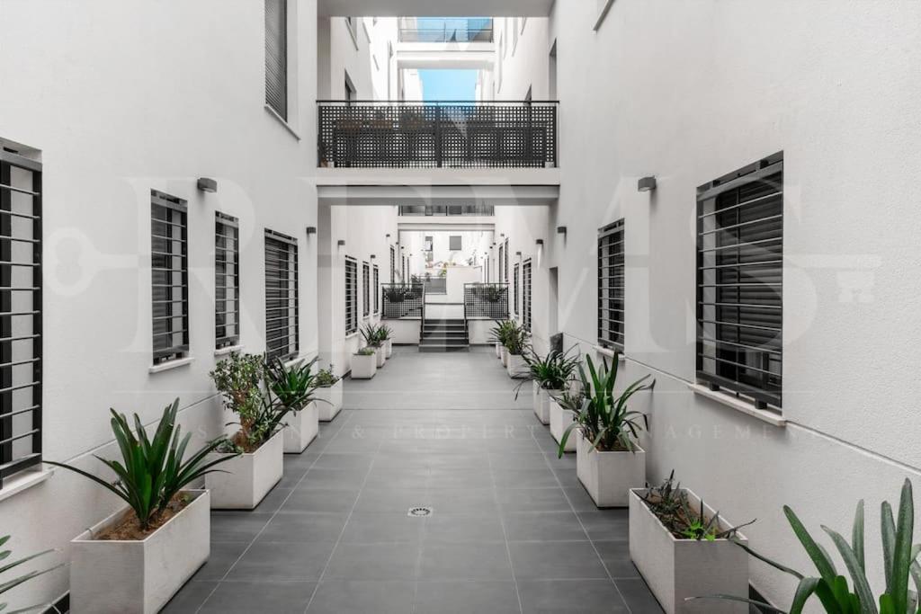 Cozy Apartment With Parking In The Center By Rems Malaga Ngoại thất bức ảnh