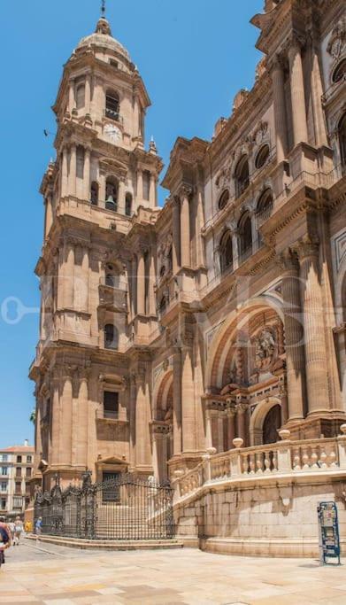 Cozy Apartment With Parking In The Center By Rems Malaga Ngoại thất bức ảnh