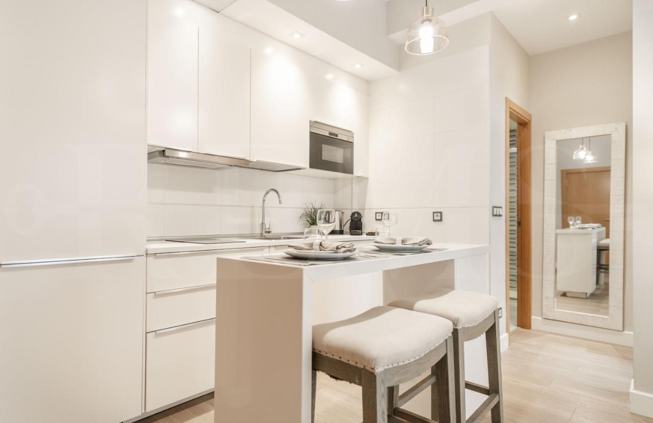 Cozy Apartment With Parking In The Center By Rems Malaga Ngoại thất bức ảnh