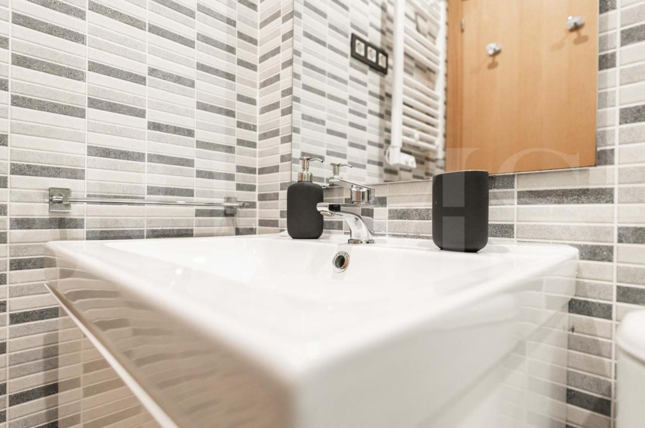 Cozy Apartment With Parking In The Center By Rems Malaga Ngoại thất bức ảnh